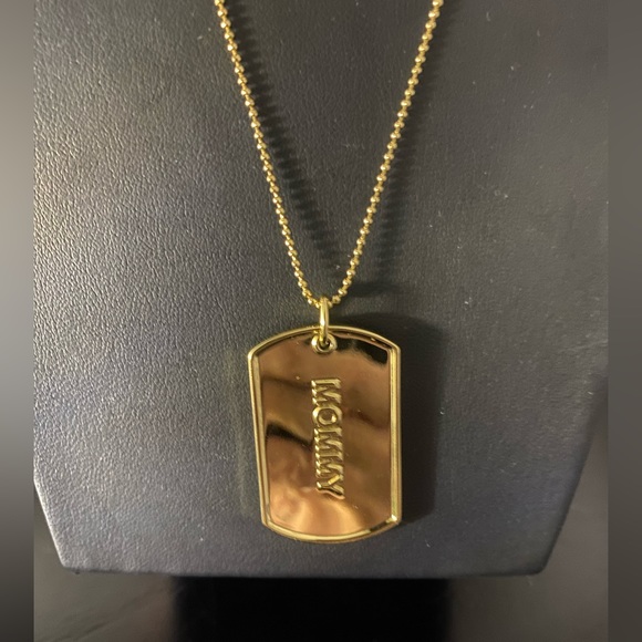 Uncommon James! “Mommy” Dog Tag Inspired Gold Necklace NWT! - Picture 4 of 8